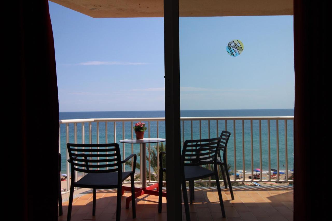 Apartaments El Sorrall Бланес Экстерьер фото