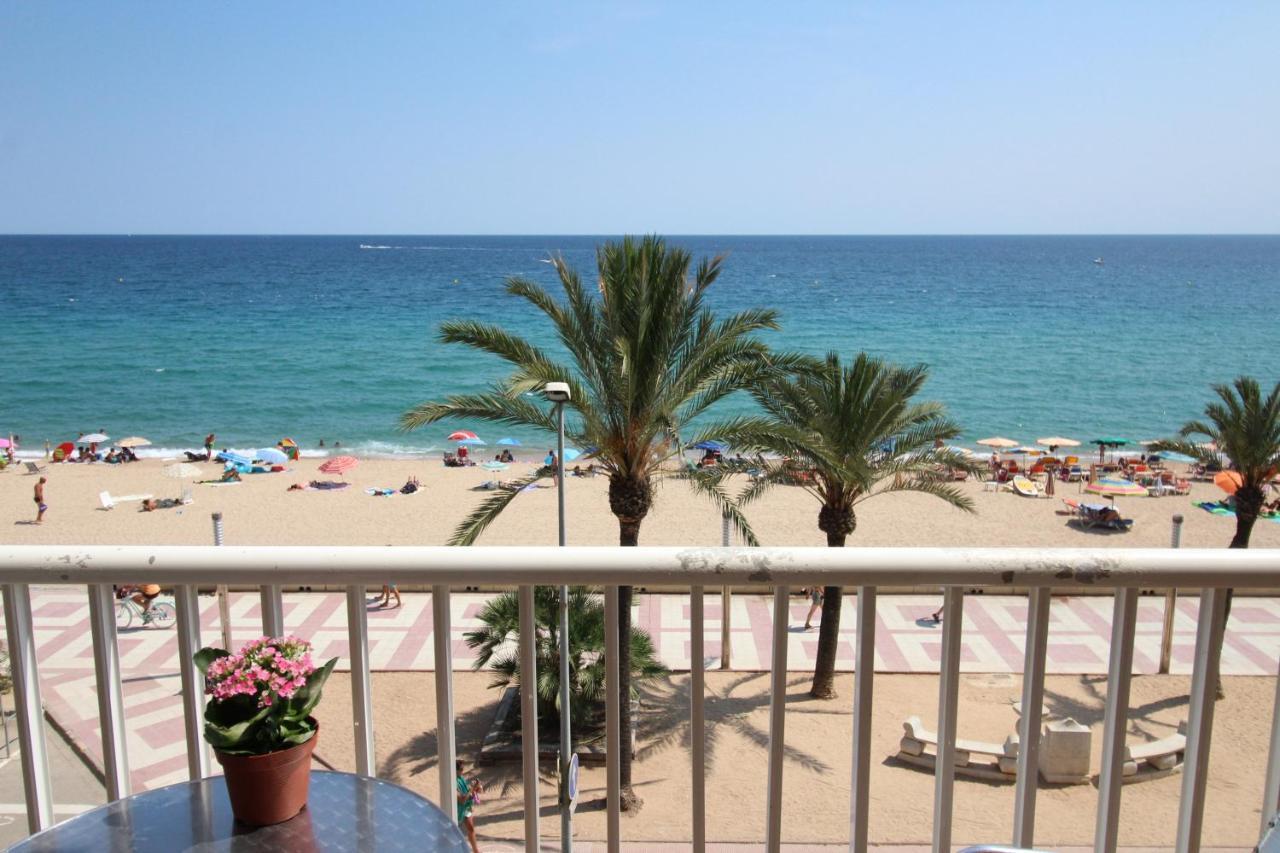 Apartaments El Sorrall Бланес Экстерьер фото