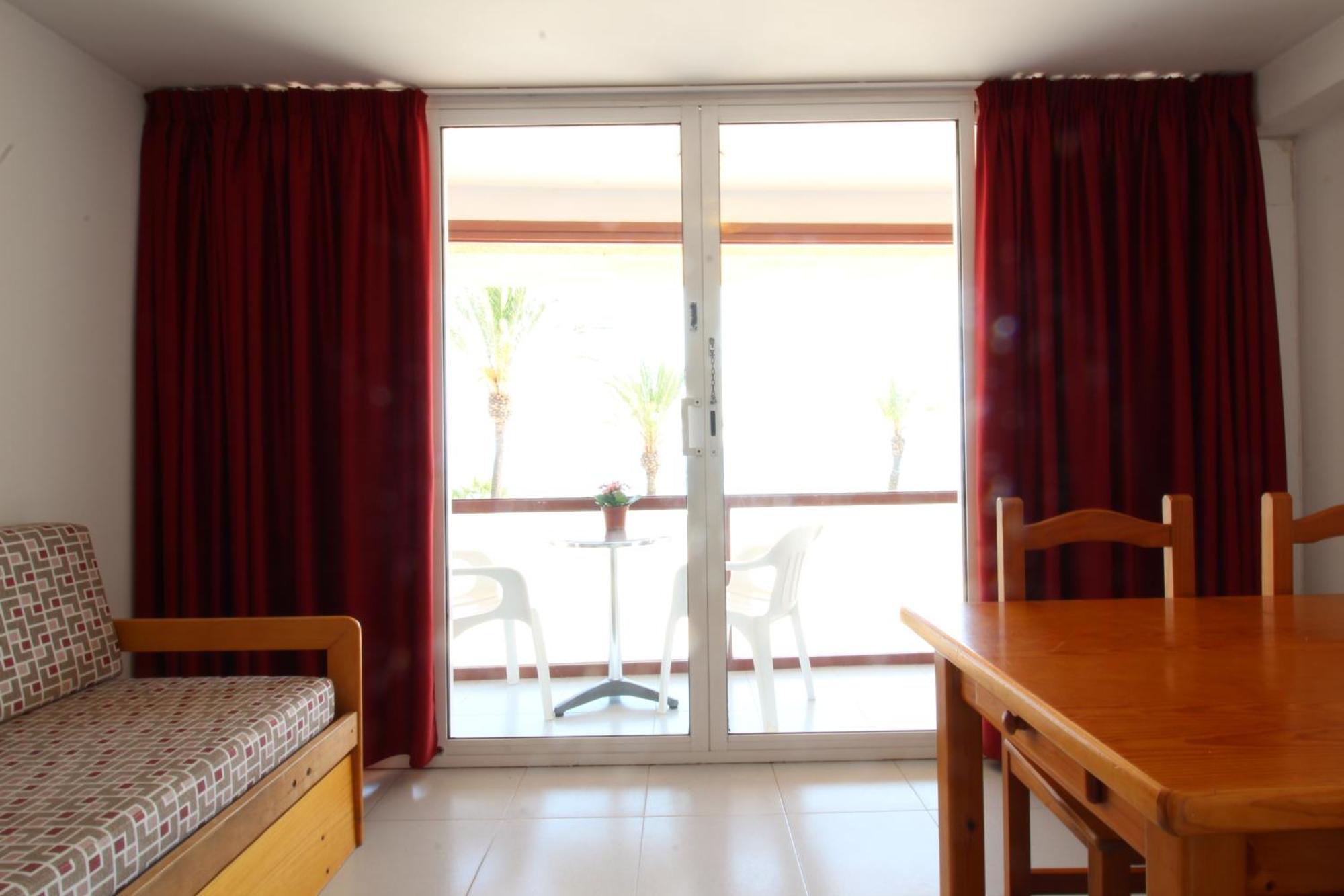 Apartaments El Sorrall Бланес Номер фото