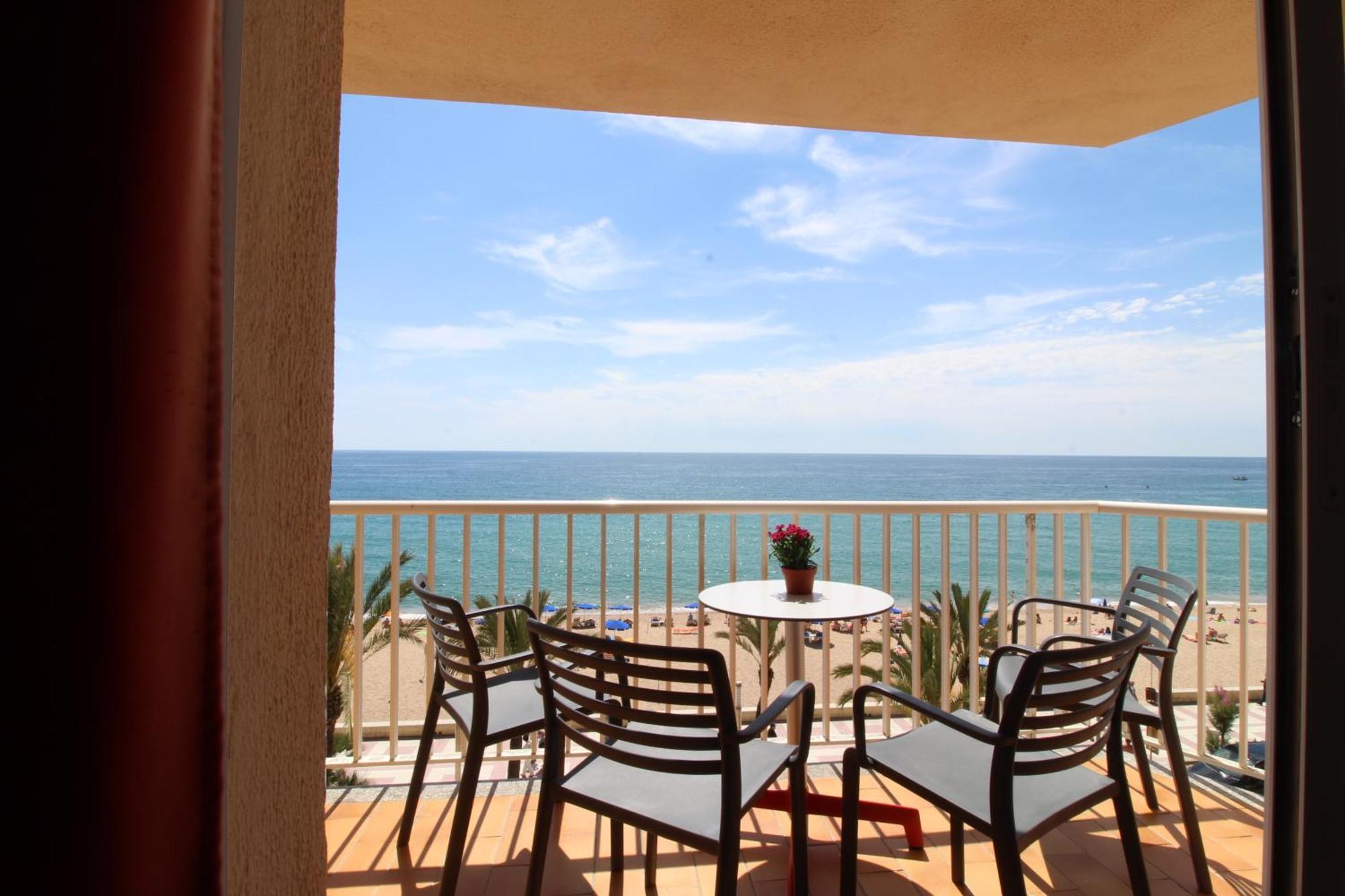 Apartaments El Sorrall Бланес Номер фото