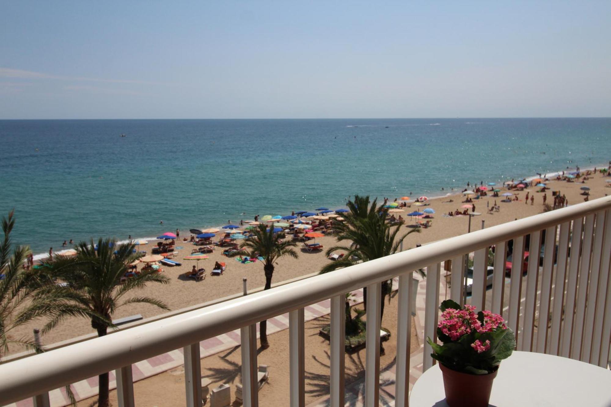 Apartaments El Sorrall Бланес Номер фото