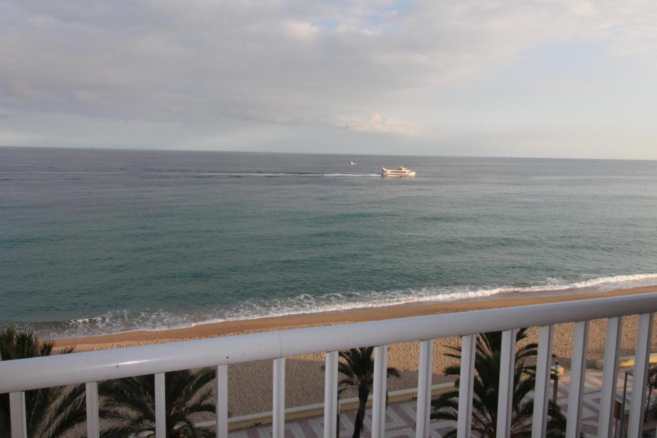 Apartaments El Sorrall Бланес Экстерьер фото
